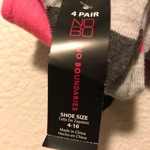 No Boundaries 4 Pairs of Women’s Socks NWT